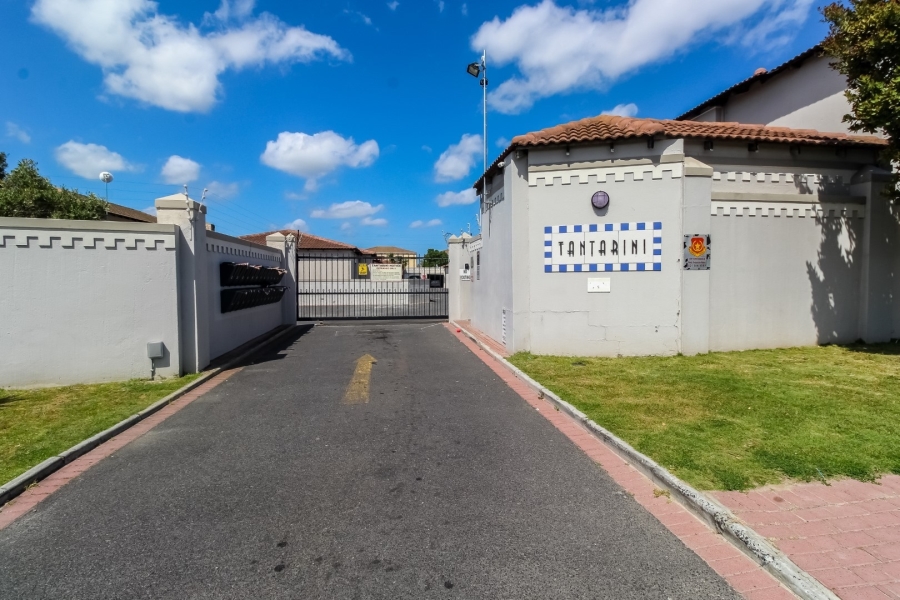 2 Bedroom Property for Sale in Parklands Western Cape